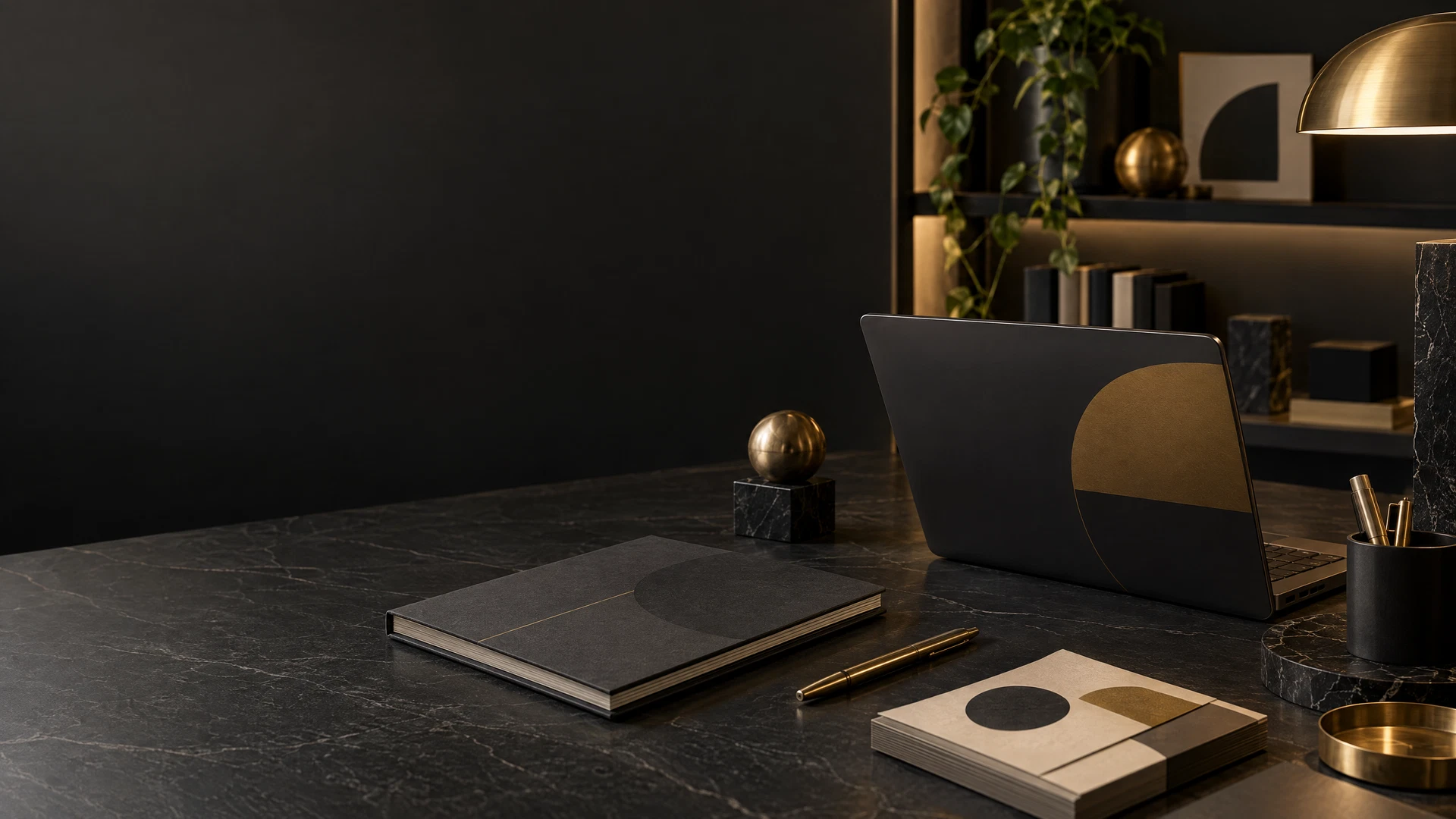 Espace d'apprentissage business avec outils de travail et ressources de formation